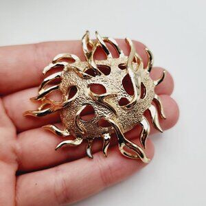 Vintage Sarah Coventry Sea Urchin Modernist 70s Textured 3D Gold Tone Brooch Pin